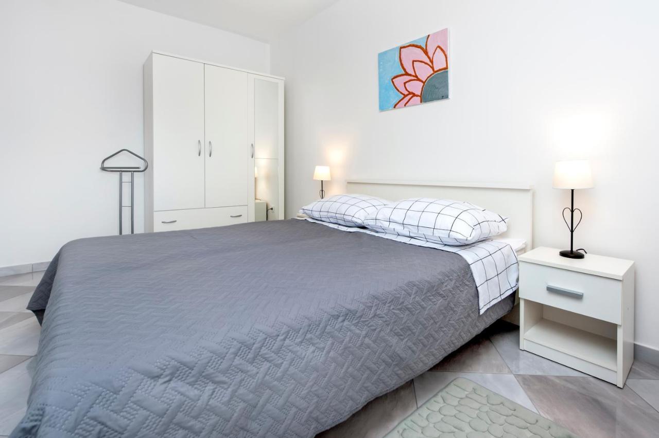 Apartments Vinko Ровинь Экстерьер фото