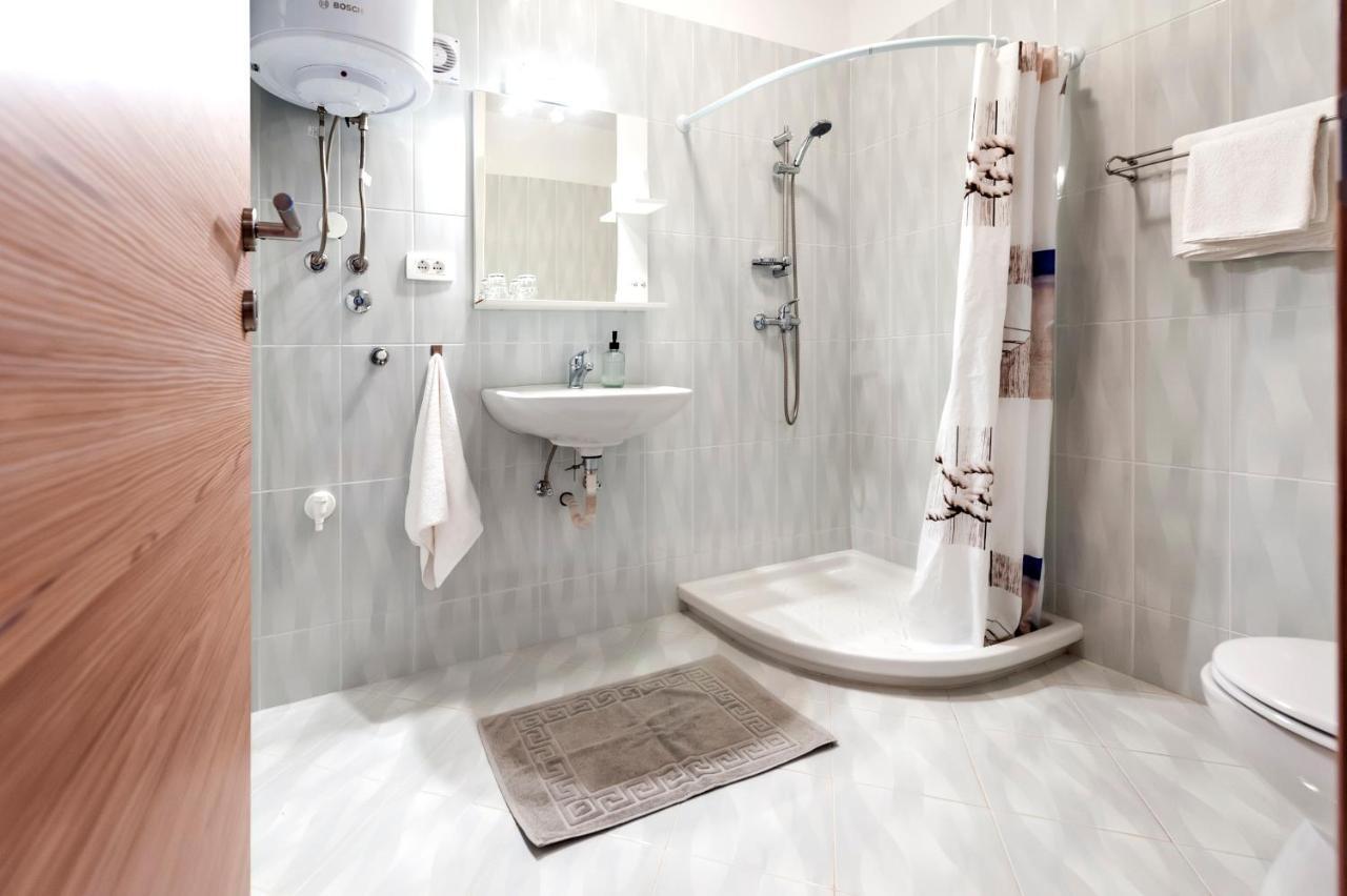 Apartments Vinko Ровинь Экстерьер фото